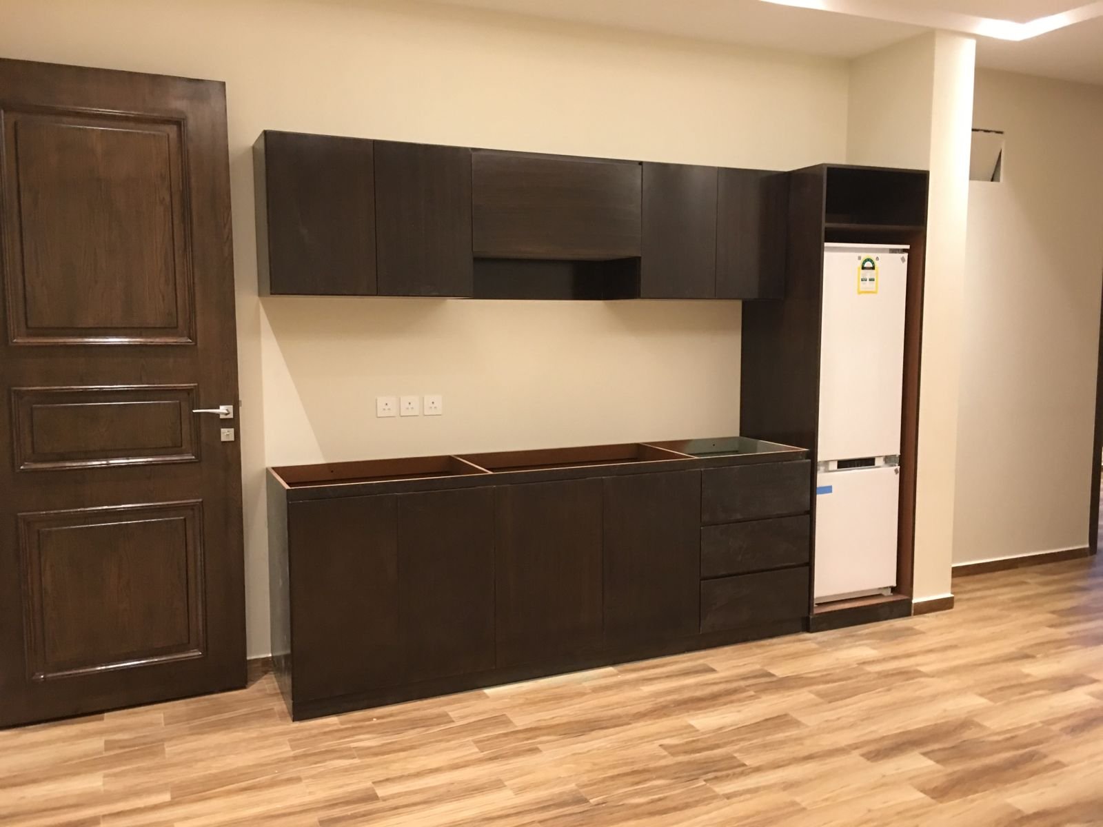 نجمع بين متانة الخشب وجمال التصميم في مطابخنا، نخدمك في العريجاء وكافة أحياء الرياض