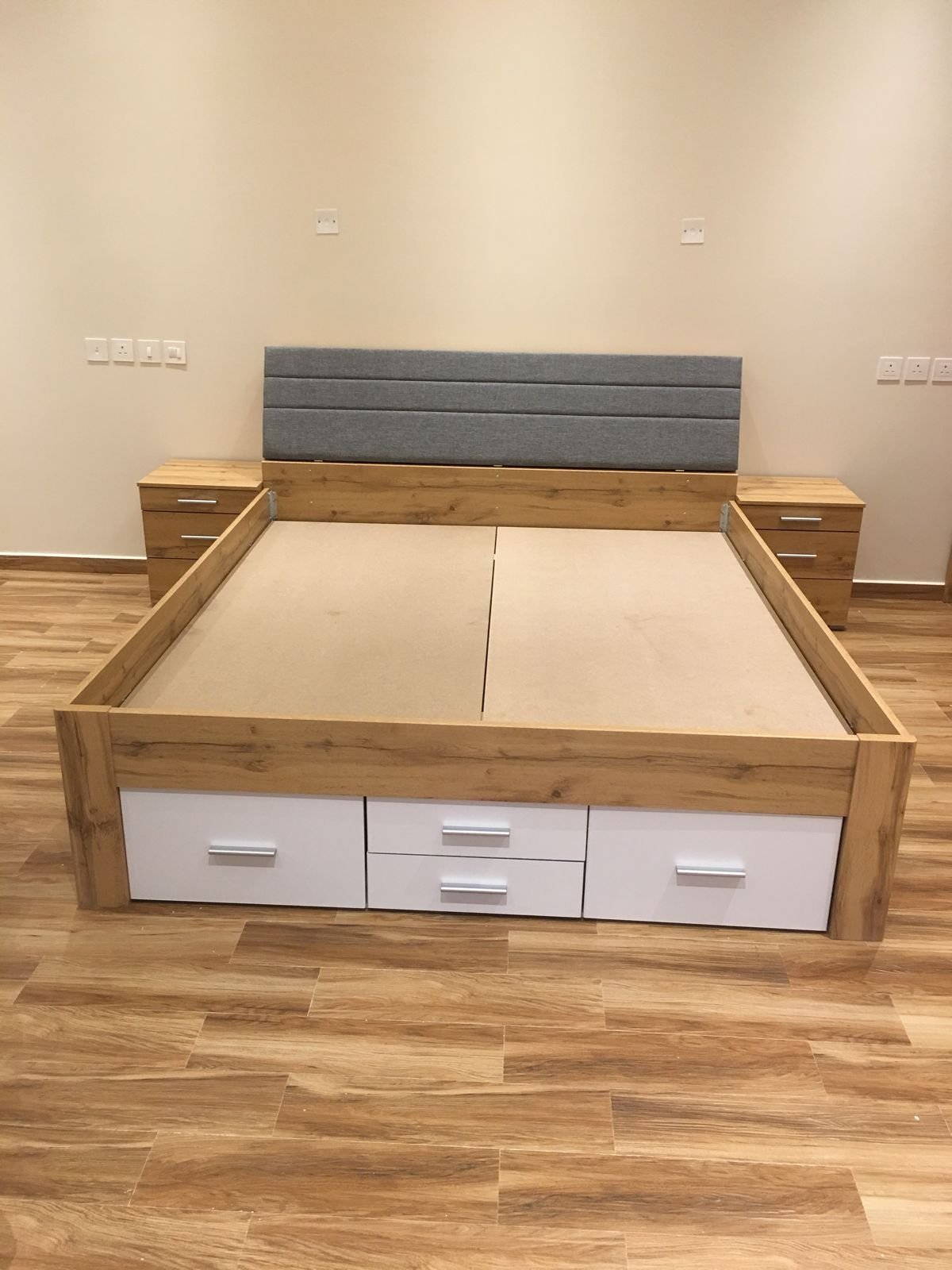 جدد غرفتك بلمسة فنية؛ تفصيل سرائر وتسريحات بتصاميم حصرية تليق بذوقك الرفيع